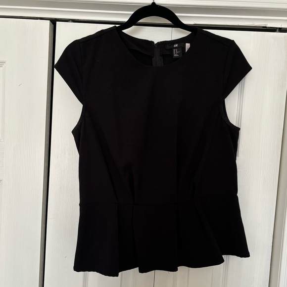 Med H&M short sleeve - Picture 2 of 6